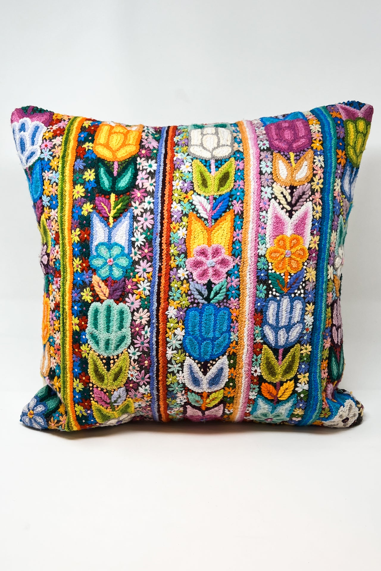 Hilos Hand-Loomed Pillow Covers