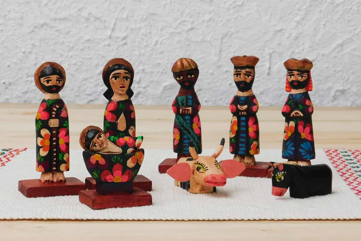 Small Chichi Nativity