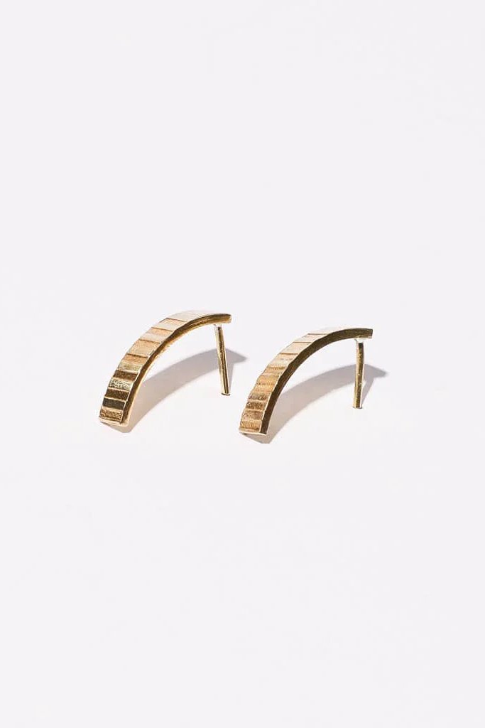 Ridge Arch Stud Earrings