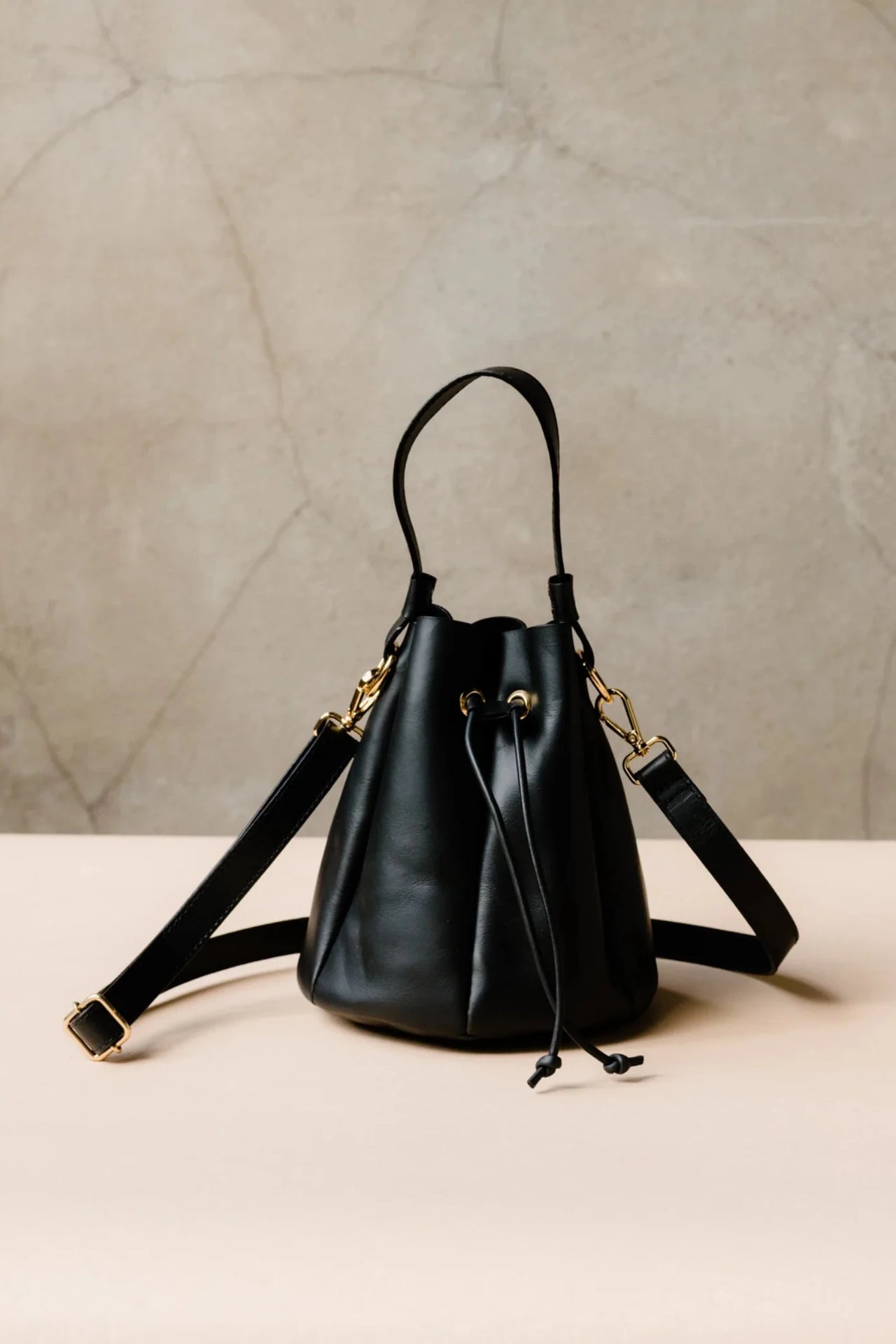 Crossbody drawstring 2025 bucket bag