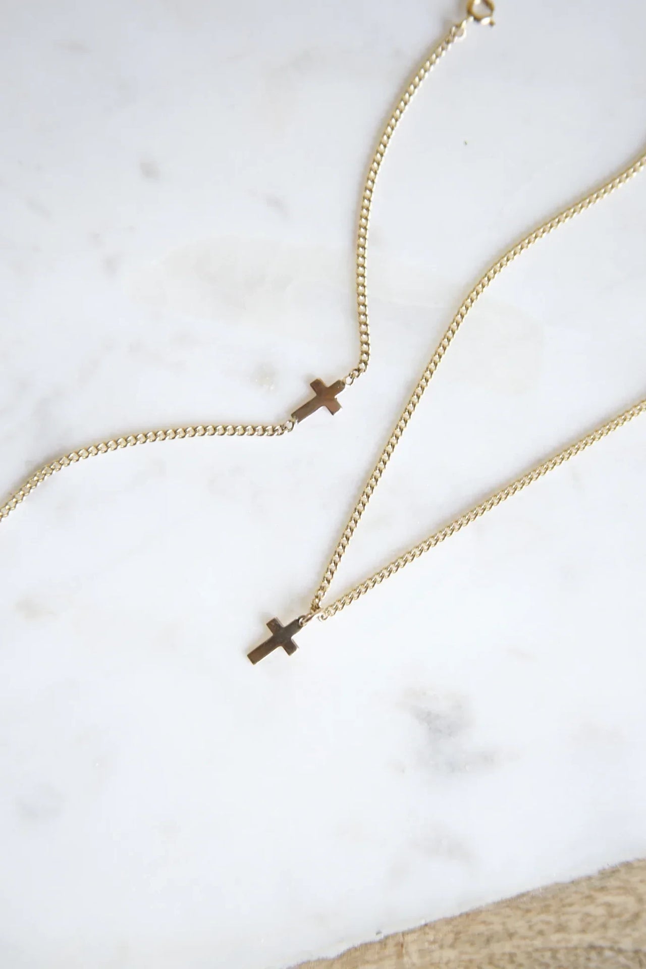 Cross Curb Chain Necklace