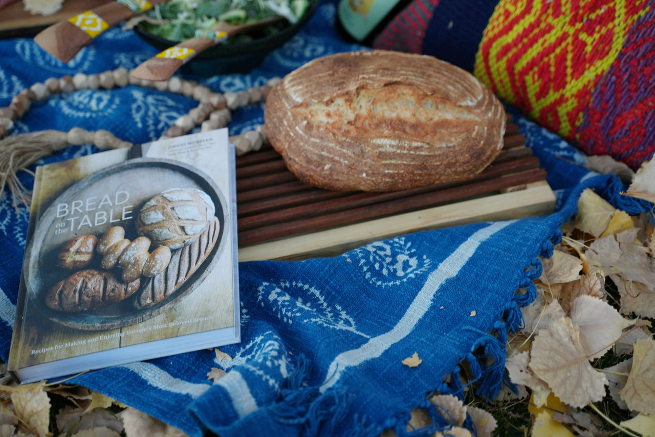 Bread Cutting Board with Crumb Catcher