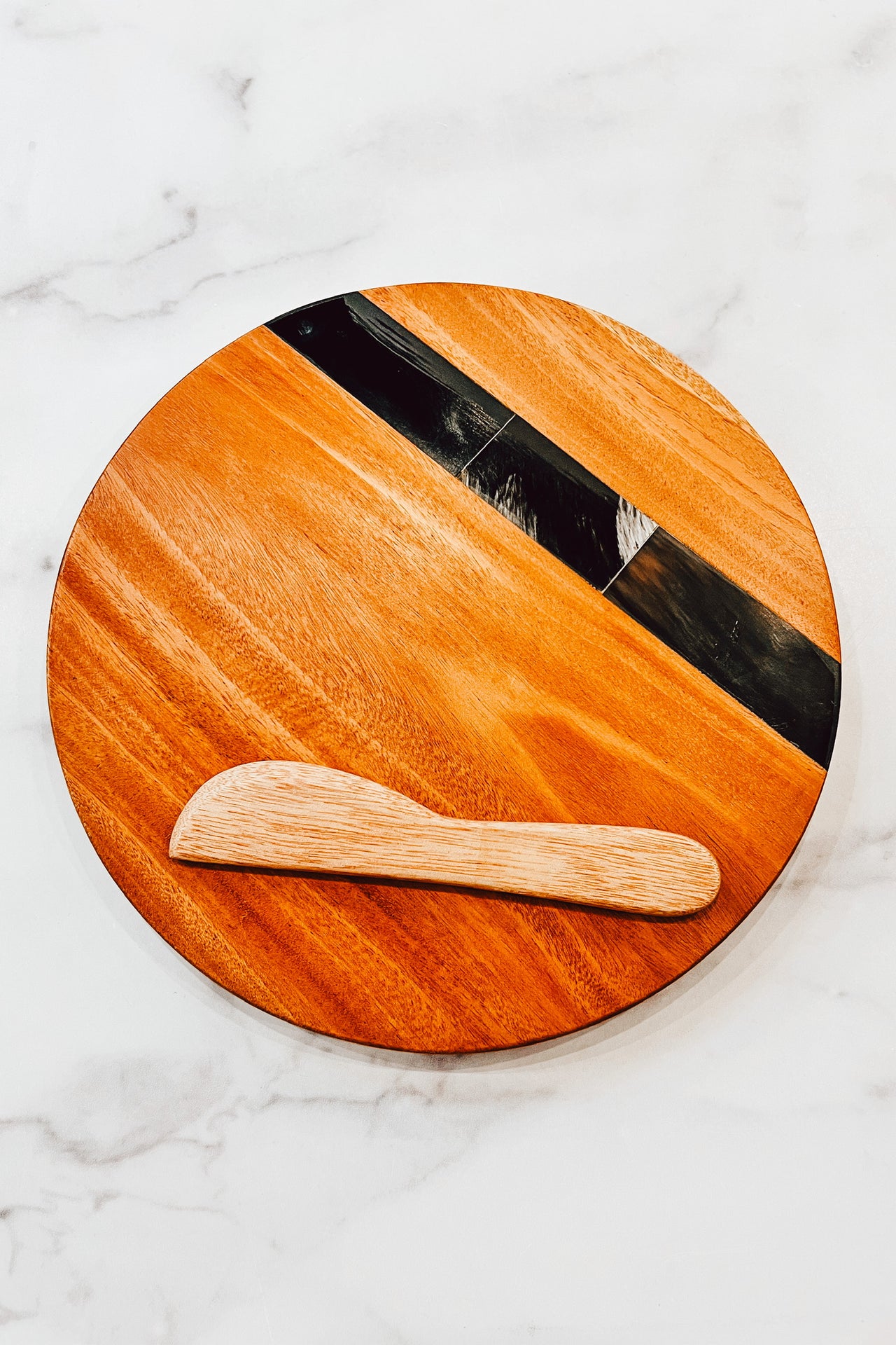 Round Cheese Board with Spreader