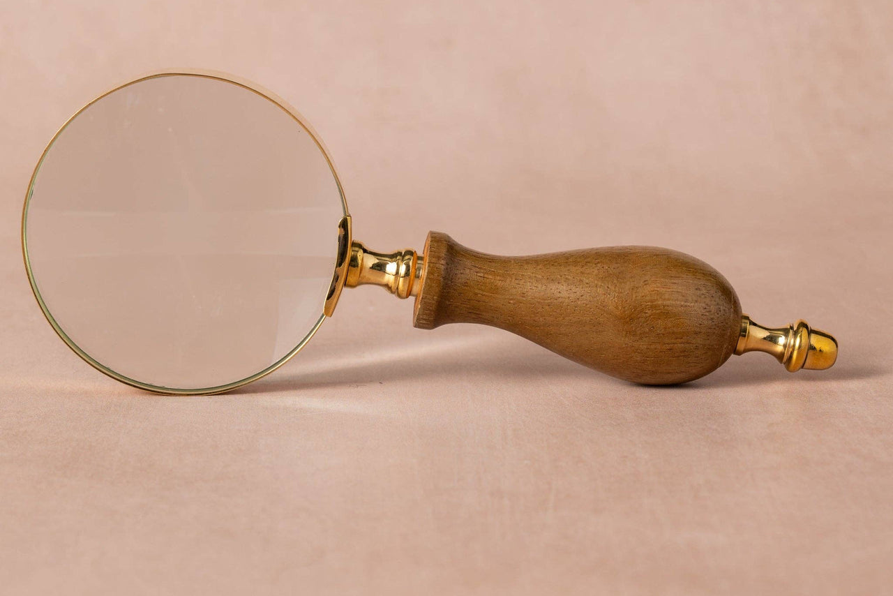 Pakadana Magnifying Glass