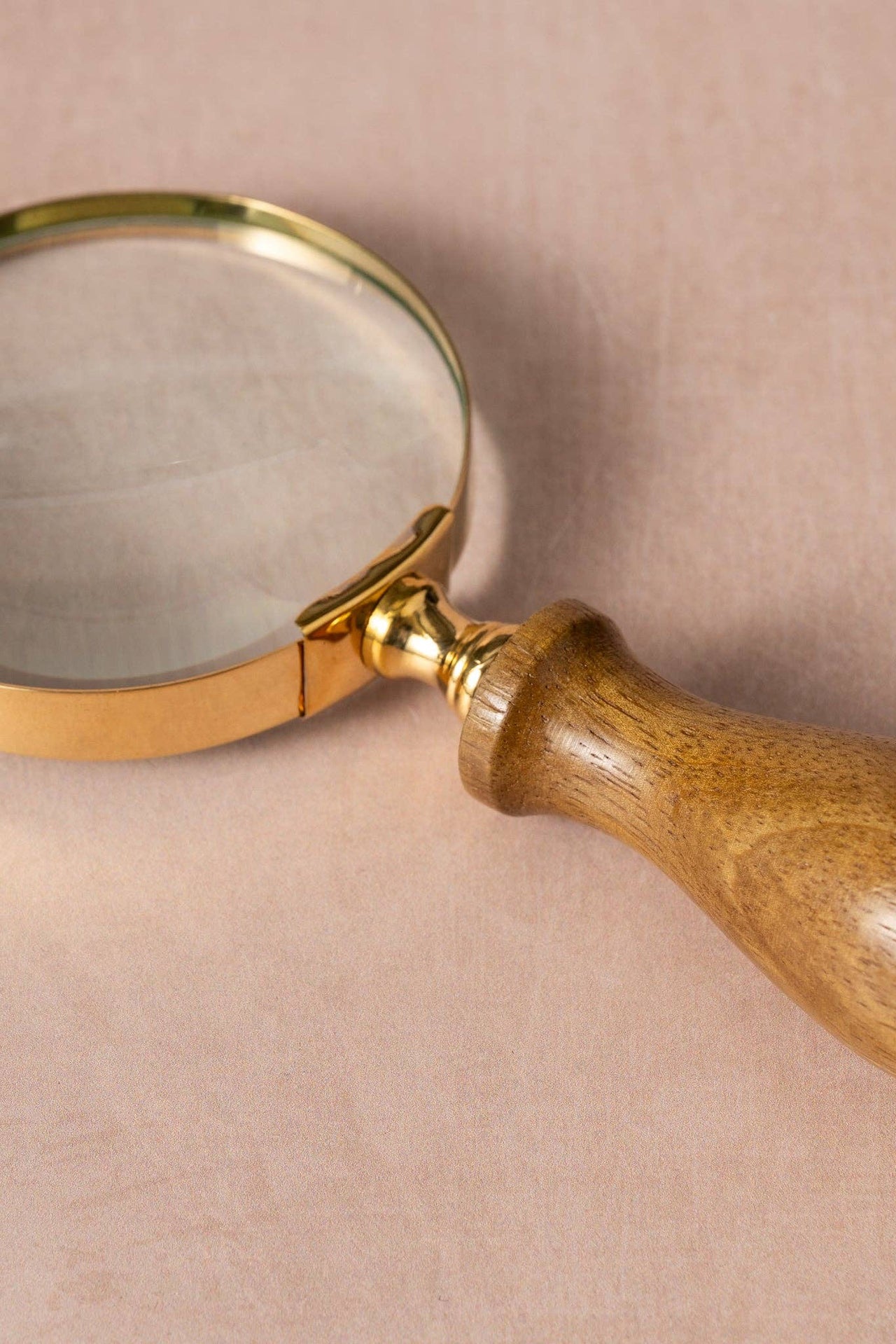 Pakadana Magnifying Glass