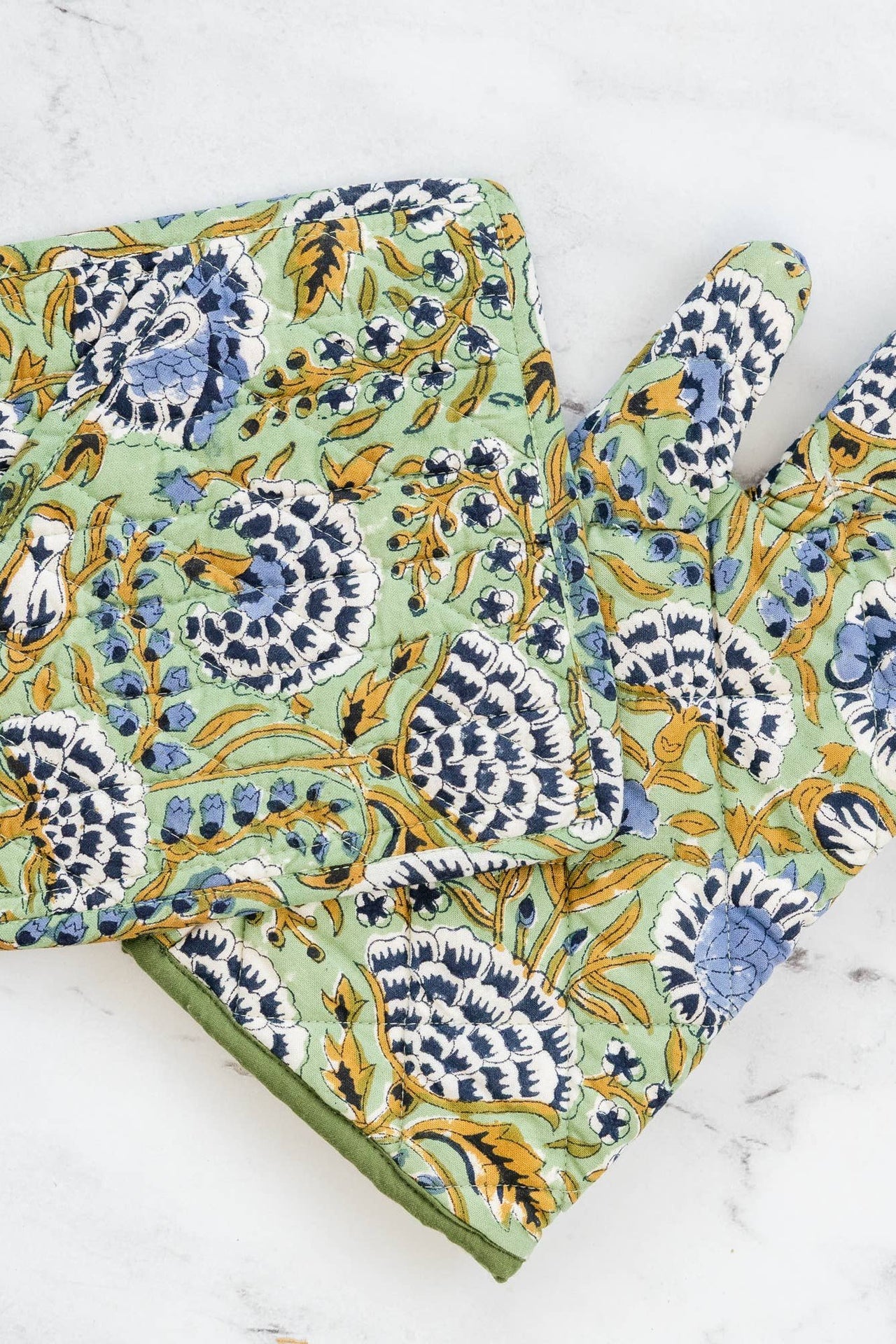 Minted Motif Oven Mitt/Holder