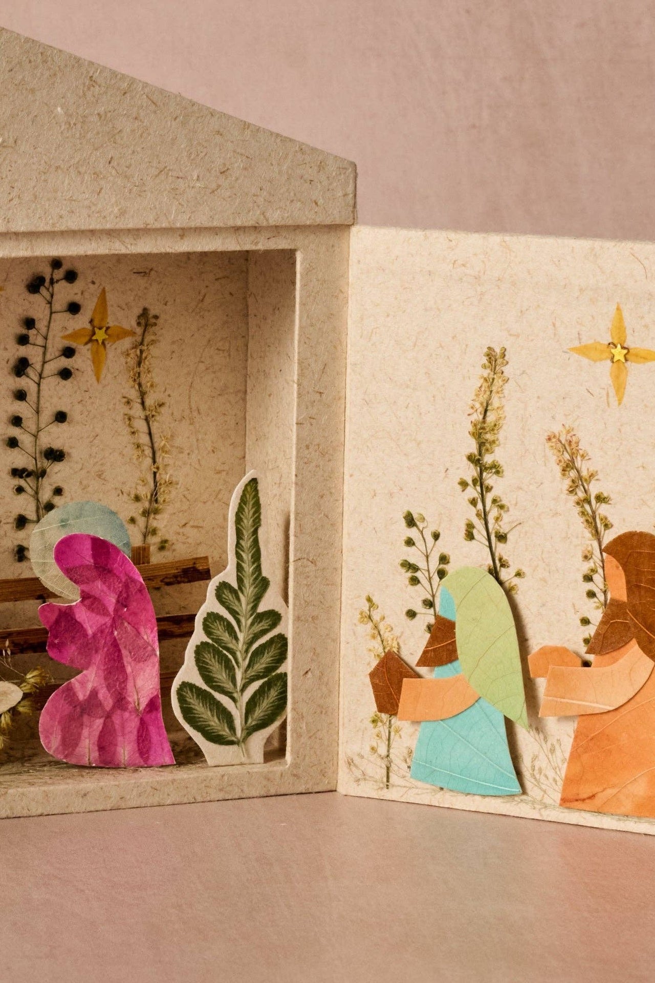 Pasko Pressed Flower Retablo Nativity