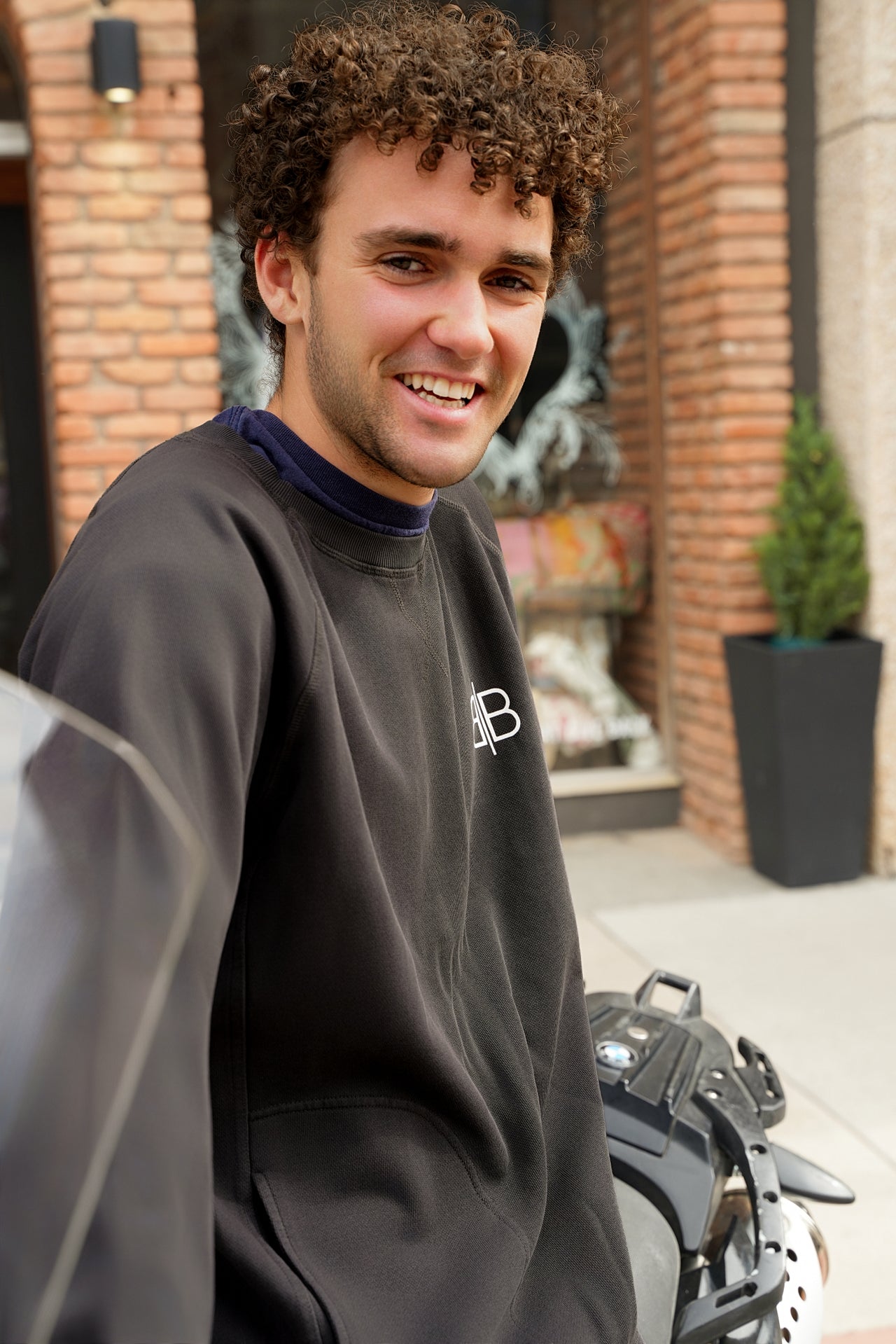 BB Pocket Crewneck - Unisex