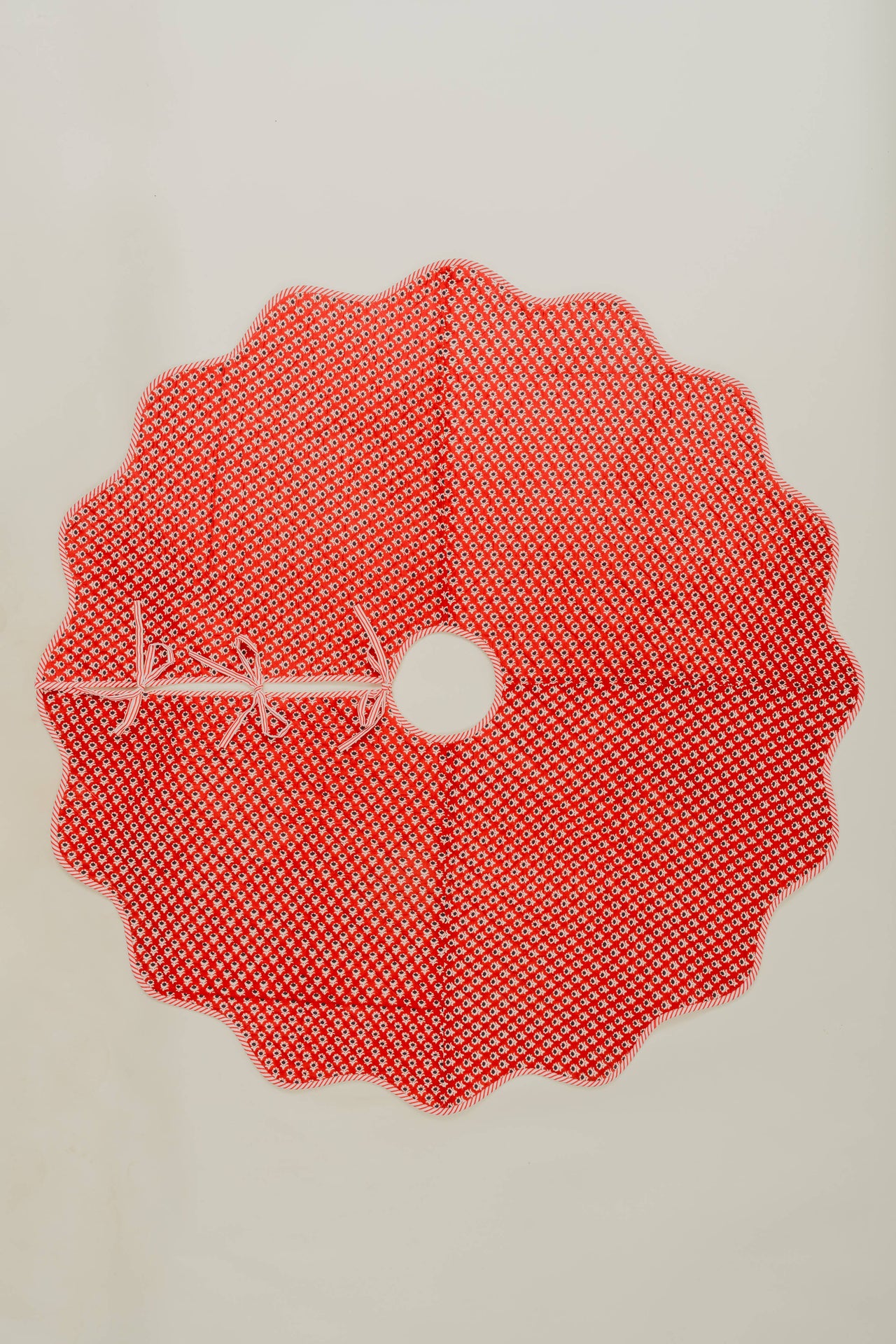 Vintage Noel Tree Skirt